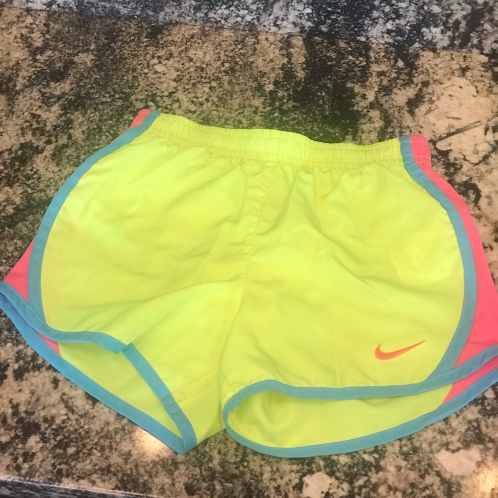 Girls Nike Dri Fit Shorts Size M